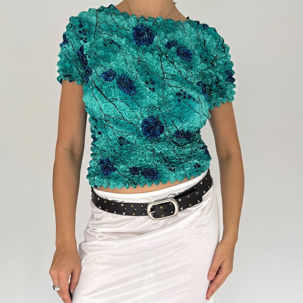 90s Y2K vintage blue floral print summer stretchy popcorn crop top bubble blouse